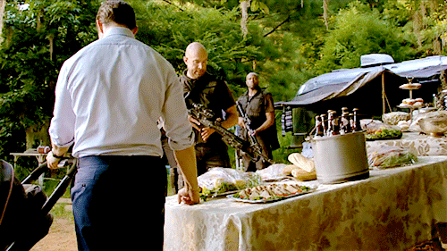 hopepeacegilijahslovemikaelson:   Elijah being a good uncle while preparing to murder