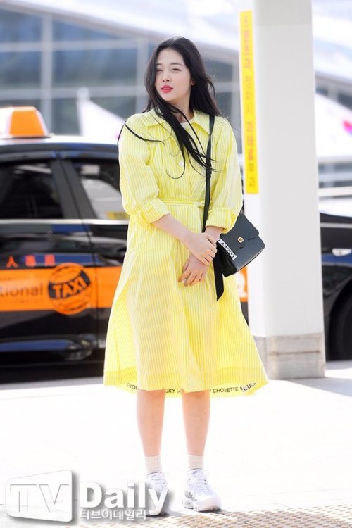 Sulli airport fashion at Incheon Airport [180320]