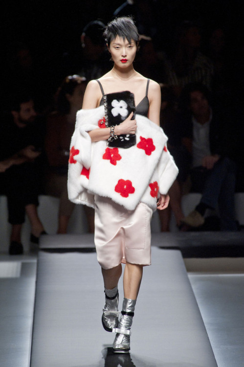 Sung Hee at PradaSpring/Summer 2013Look Number 32