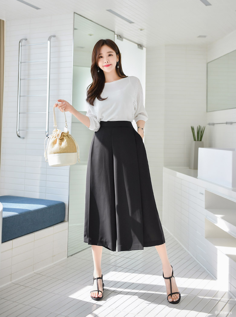 korean-dreams-girls:    Kim Shin Yeong - May 21, 2019 Set  