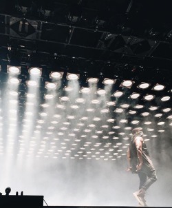 teamkanyedaily:  Kanye performing at the Summer Ends Music Festival in Tempe, AZ. September 27.