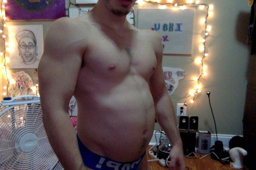 mikemunch:  Love stuffing myself with muscle foods until I can’t move. Looking for a feeder to help do this for me constantly so I can grow into a massive muscle freak monster. Please spread the word to anyone you think can help support my gaining!