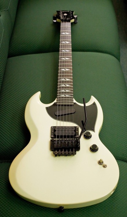 ...........GUITAR:LUST............