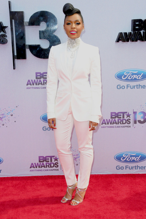 fuckyeahjanellemonae: Janelle Monae on the 2013 BET Awards Red Carpet.