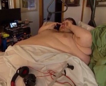 hedonisticfeedee: Progress. Just imagine being so big that an ambulance crew has to help you up and 