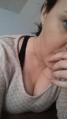 thehornywifenextdoor:  It’s a little cold here in IL today…. Would anyone be willing to help warm up a horny naughty wife. 