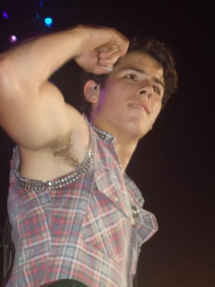 whinyjake:  Nick Jonas armpit/arms appreciation post unf