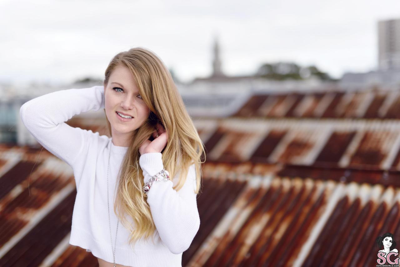 past-her-eyes:  Springa Hopefulspringa.suicidegirls.comLink to South African SuicideGirls