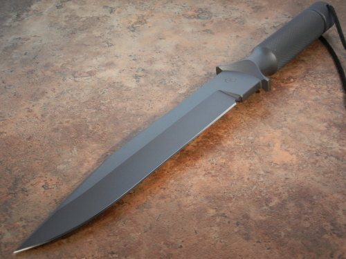 45-9mm-5-56mm:  gunrunnerhell:  Chris Reeve Knives - Jereboam MK II      (via TumbleOn)