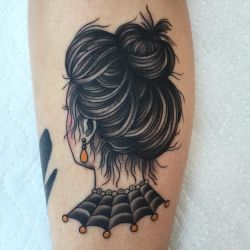 freshtattoo:  It’s like that top knot thing