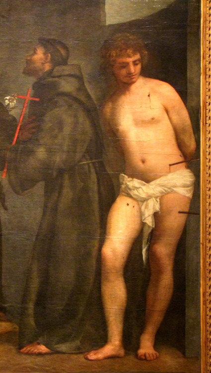 fuckyeahstsebastian:  Città del Vaticano, Musei Vaticani.   La Madonna di S. Niccolo dei Frari, by Tiziano (1477-1576).  Detail. A noticeably well-fed model sat for Titian.