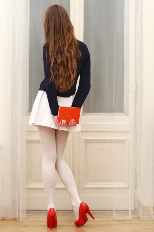 nylonpics:Love her tights and hair