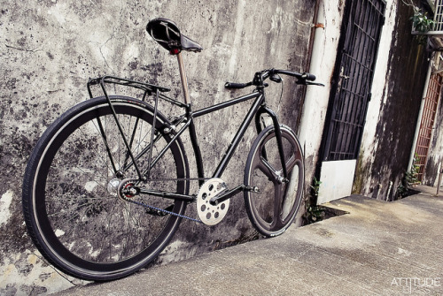chirosangaku: (title unknown) - Surly Karate Monkey. The Gates Carbon Drive Conversion (Part 1).
