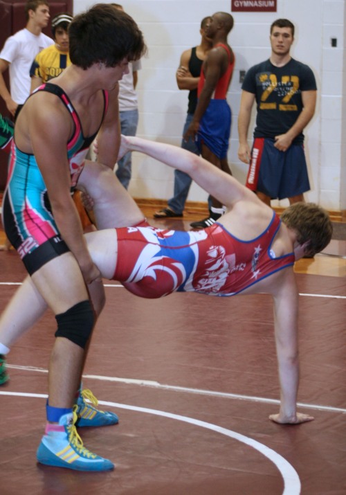 allofthelycra:  jockbrad:Swimmers, wrestlers, football players / singlets, jockstraps, speedos and spandex!http://jockbrad.tumblr.com/  He is just way too pretty to not reblogHot guys in lycra, spandex, and other sports gear » http://allofthelycra.tumblr.