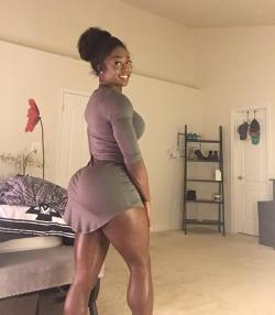 jeansndresses:  @iamnayfit