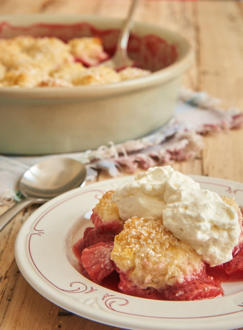 foodffs:STRAWBERRY COBBLERReally nice recipes. Every hour.Show me what you cooked!
