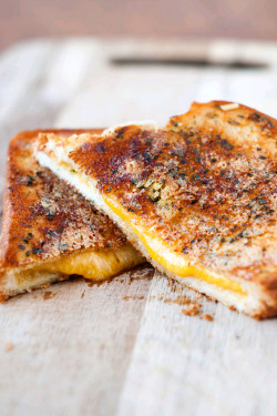 -foodporn:  Crispy Garlic Bread Grilled Cheese