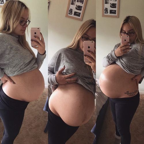 thefertilevalley: This cute and beautiful blonde mommie-to-be does know how to show off her sexy pre