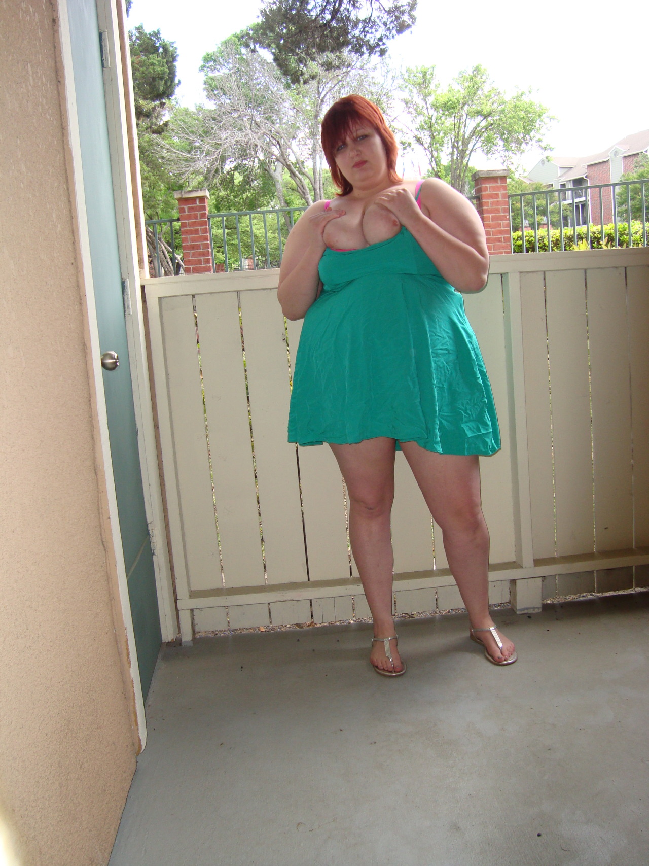 scarletslutmolly:  Playing on the back patio