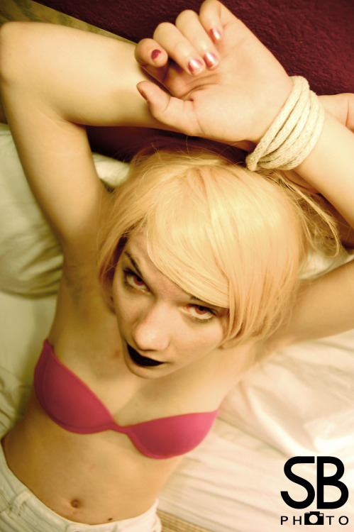 adiostoreadumb: You all seem to really love the Meenah x Roxy bondagestuck pics, so here is a bonus