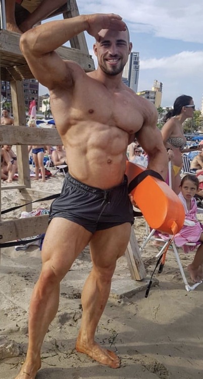 bigmusclestuds:Dani Kaganovich being a total stud at the beach