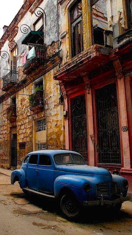 lifeistooshortdont:kashishsingh: Havana Street.. :-)
