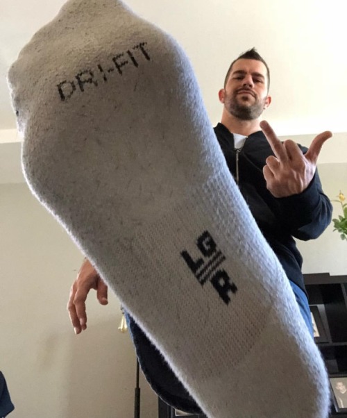 master-jax69: Size 15 gym socks! #size15 #masterjax #bigfeet #socks #whitesocks #guysinsocks #hugefeet #footmaster #cashmaster