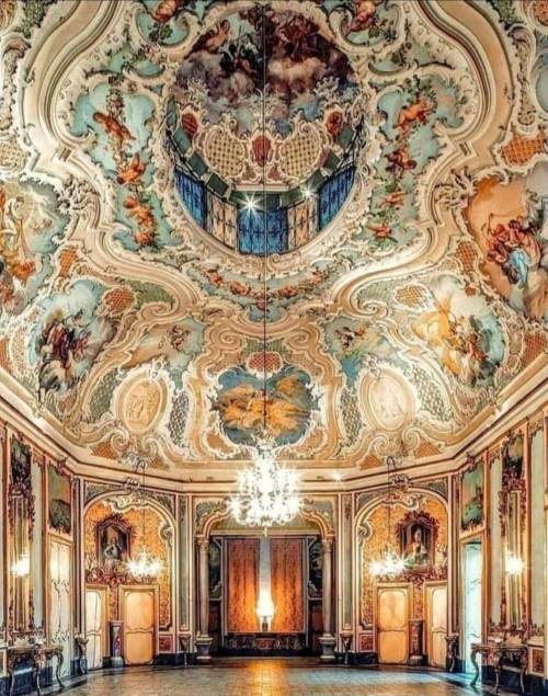 legendary-scholar:  Catania Italy Palace