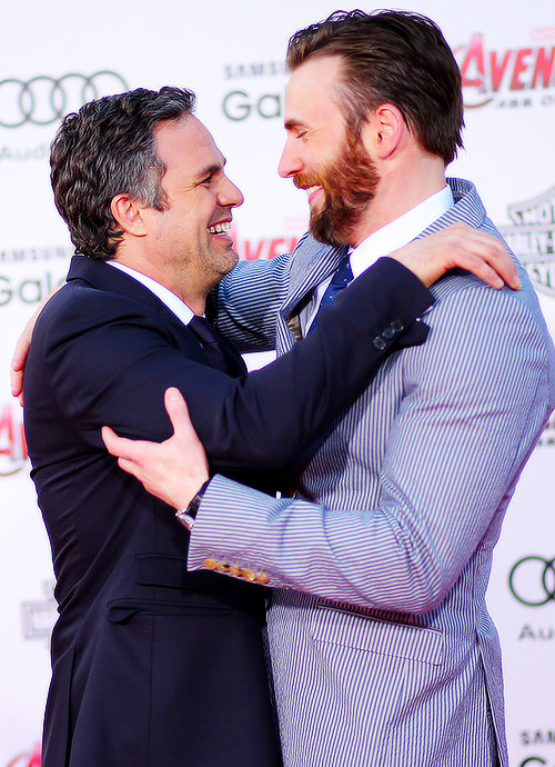 moonchild30: Mark Ruffalo and Chris Evans adult photos