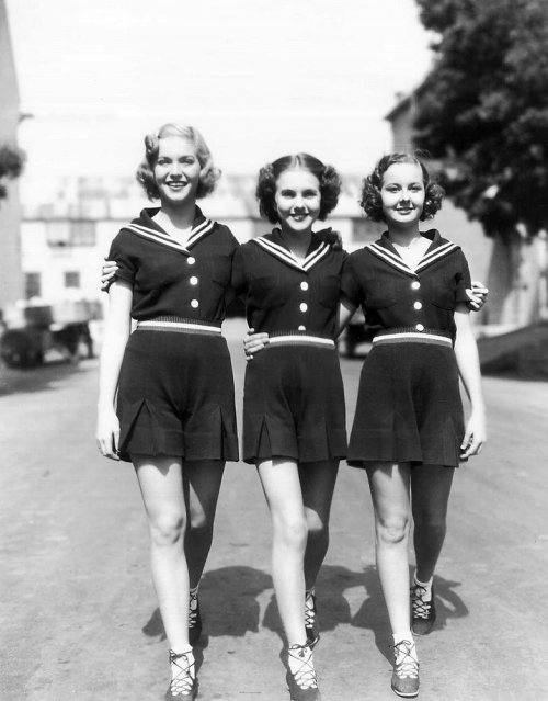 loveless422:Nan Grey, Deanna Durbin, and Barbara Read in Three Smart Girls (1936).