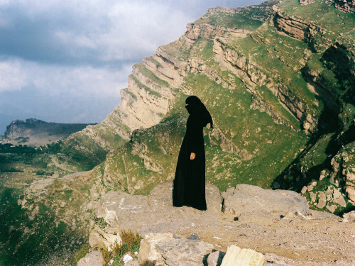 Yumna Al-Arashi: The Hijab as Power: Explorations in Northern Yemenvia lensculture: Al-Arashi, 