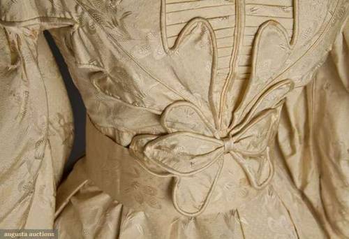 lesmiserablesfashions: Wedding dress c. 1830s [x]