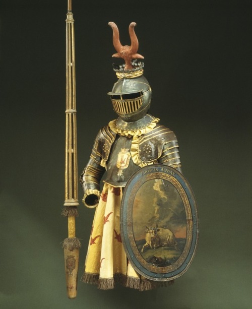 historyarchaeologyartefacts:Swedish parade armour worn by nobleman Axel Oxenstierna. 1777 [735x900]