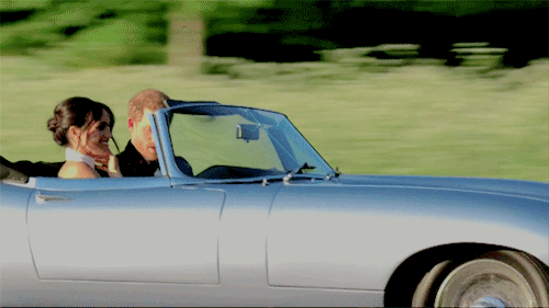 millennialposterchild: middletonandmarkle: The newlywed Duke &amp; Duchess of Sussex depart Wids