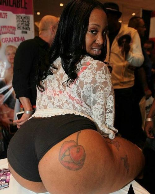 kornbredfed:  K O R N B R E D F E D @cherryblossomsxxxx  #ThickAF #ebonybeauty #kornbredfedgirl #thickerthanasnicker #eyecandy #thickestonig #blackbeauty #ass #phatty #blackcoffeenosugarnokream