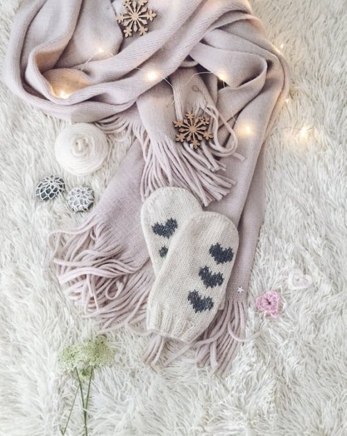 Hand Knitted Mittens //MyCharmingWool