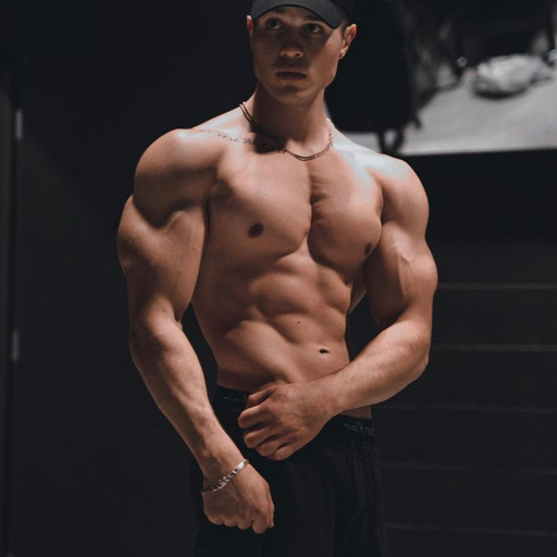 hetteroflexxible:musculargodsamongmen:Sadik Hadzovic 🔥🤤