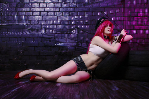 cosplayhotties:  Street Fighter x Tekken Poison by Jane-Po