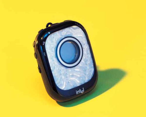 y2kaestheticinstitute:Intel Personal Audio Player 3000 (2001)Design: IDEOThis Intel MP3 player was n