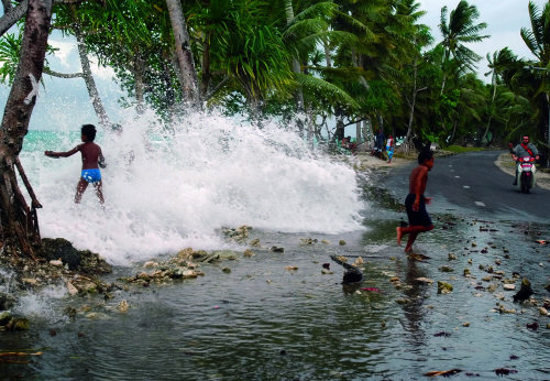loulouuuuu:  poly—nesian:  tiare-tipani:  While Australians face enormous challenges from climate change, put yourself in the shoes of those living on coral islands and atolls spread across the Pacific Ocean. For Pacific Islanders, land is life. Climate
