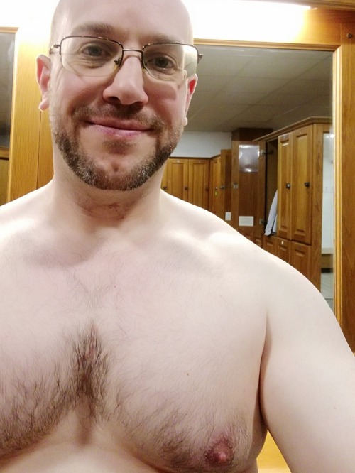 Celebrating A New Personal Best, Bench Pressing 105kg For 3 Sets Of 3 Rep. Next Stop, 3 Sets Of 5. Also