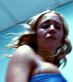cockasus:

birdmans:

Euphoria — Out of Touch (2.02)Marcell Rév (Director of Photography) + Sam Levinson (Director) 


This is the funniest set of gifs I have ever seen #maddy probably rihlized right there.... bc cassie was madddd concerned bout a dude she barely interacted with beforehand #euphoria#euphoria spoilers #n*te wasnt down long enough for me........... #maddy perez#cassie howard