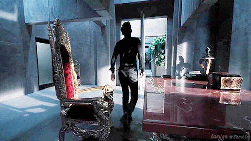 gingerhaole: larygosomens: Crowley just walking in his flat appreciation. [bonus] Watching him saunt