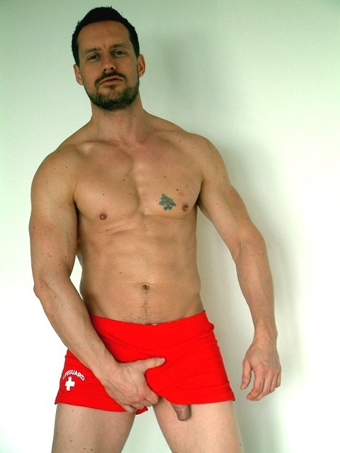 commandolover:  Hot men don’t wear undies: hot men go commando! commandolover.tumblr.co