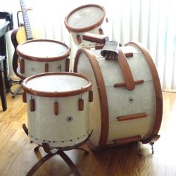 wtfdrums:  1943 Ludwig Victory kit in white marine pearl