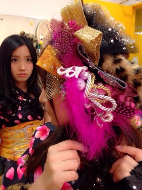 好きな衣装シリーズ！ これはとっても人気があると思います！NMB48のHA!の衣装。 NMB48は大きなライブや、大事なメディア仕事の時にはよくこの衣装を着ており、 2013年の紅白初出場が決まった時