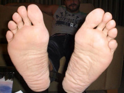 realguysfeet:  BIG MEATY SOLES 2 by gigantricks