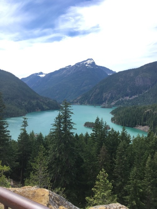 blueeyedspitfire:North Cascade Scenic Highway