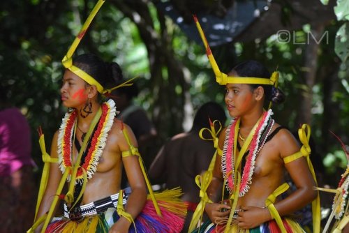 Yap women, by CLM Photography.