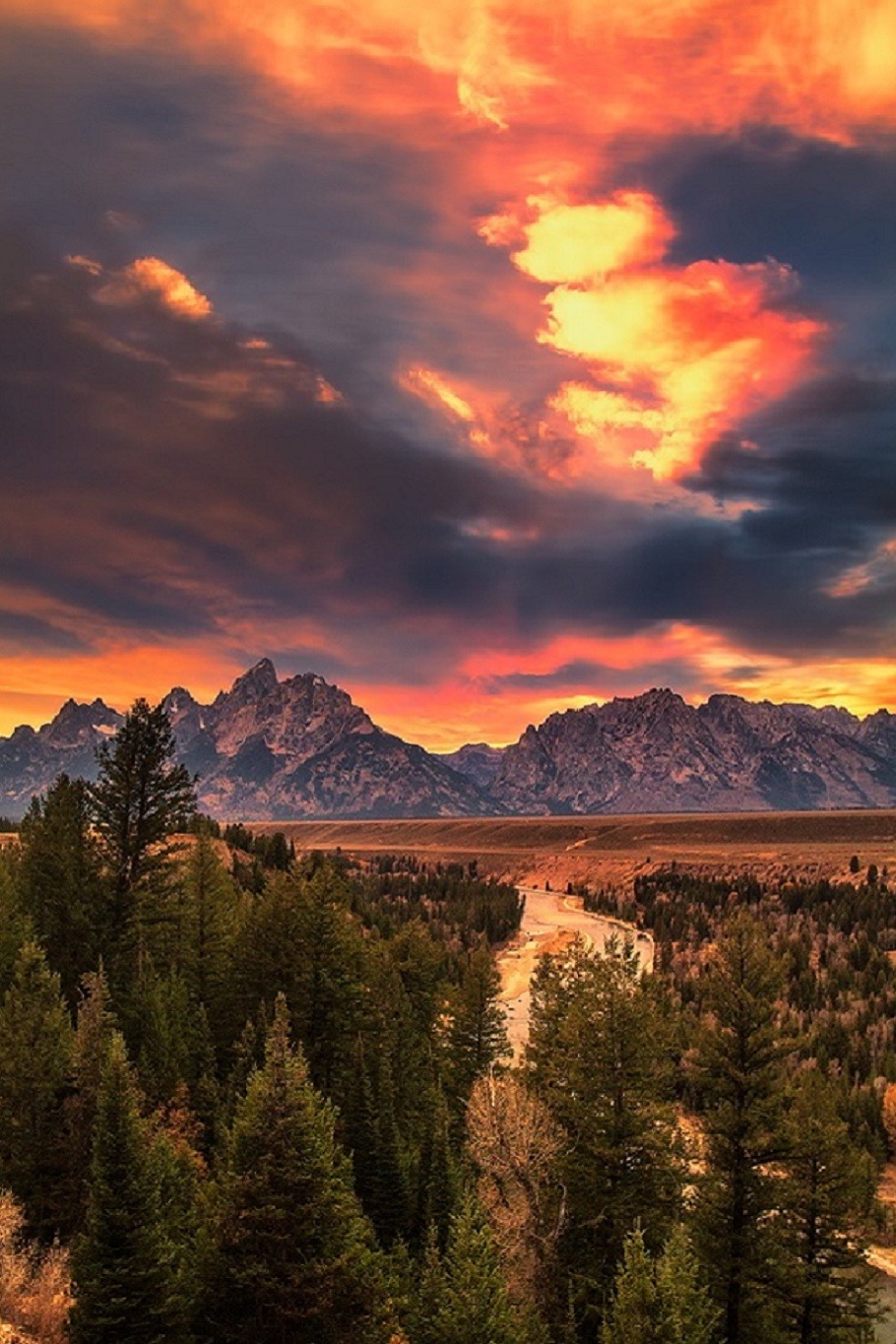 sublim-ature:  Snake River, WyomingEamon Gallagher 